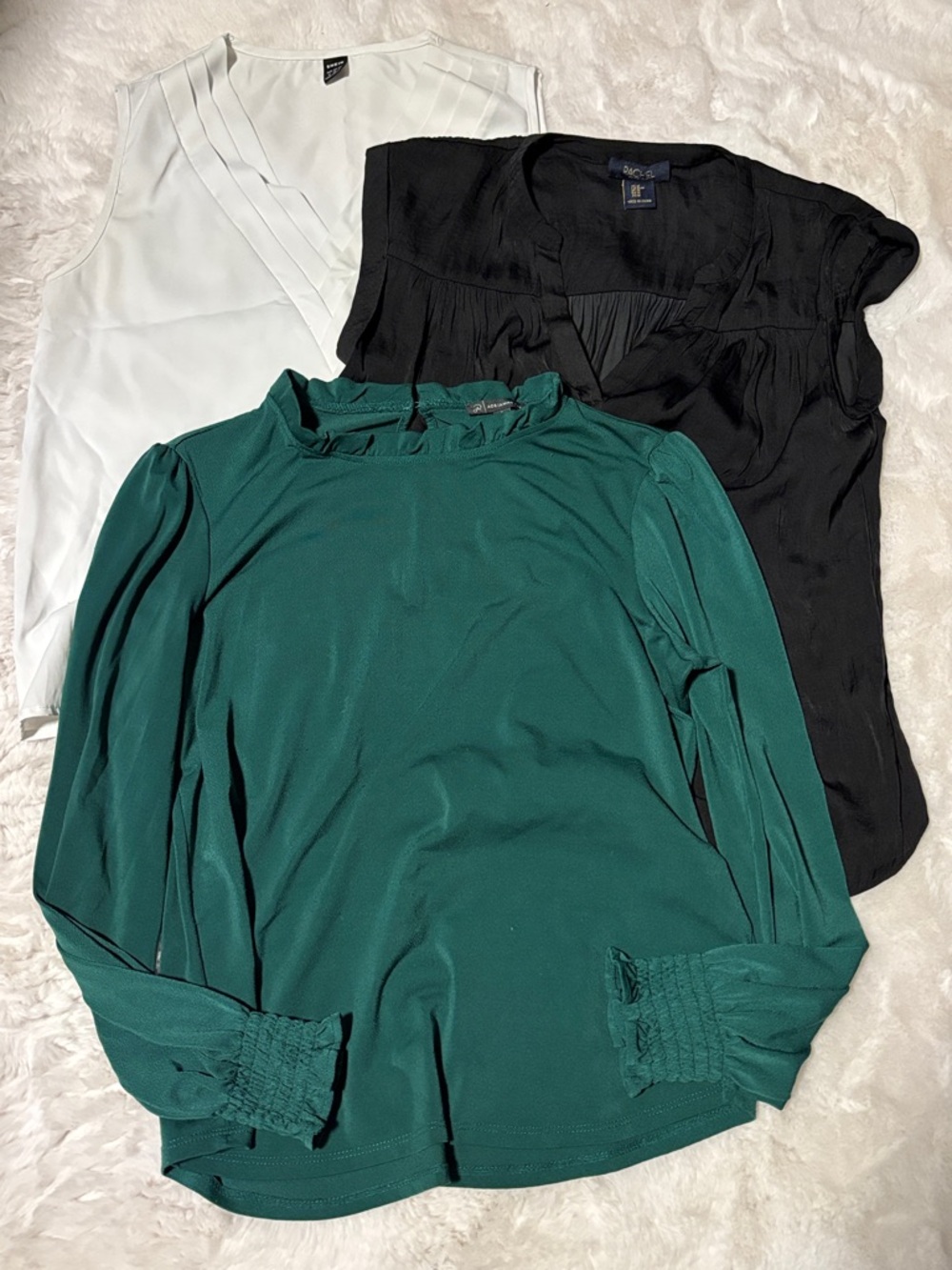 Women’s Smocked Cuff Blouse - Green